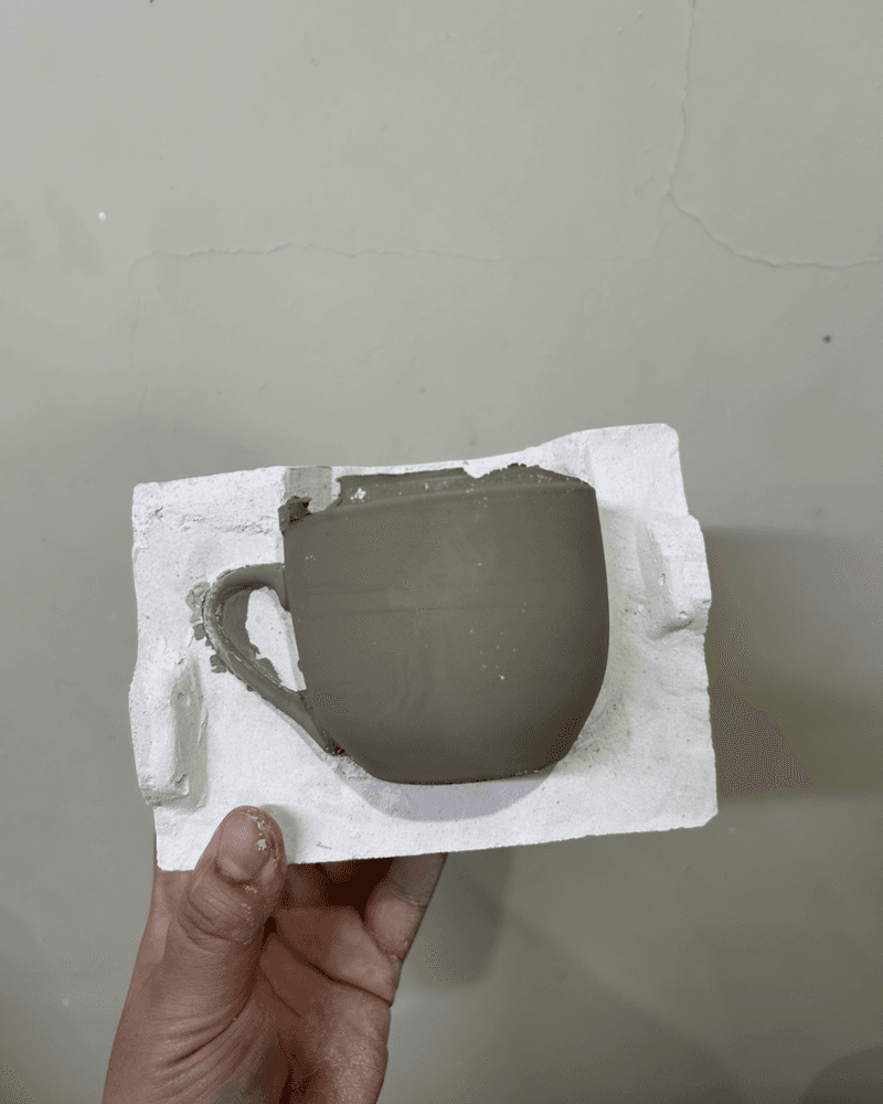 قالب جبس لكوب بمسكة حجم ٢٠٠مل من متجر استوديو النجمة