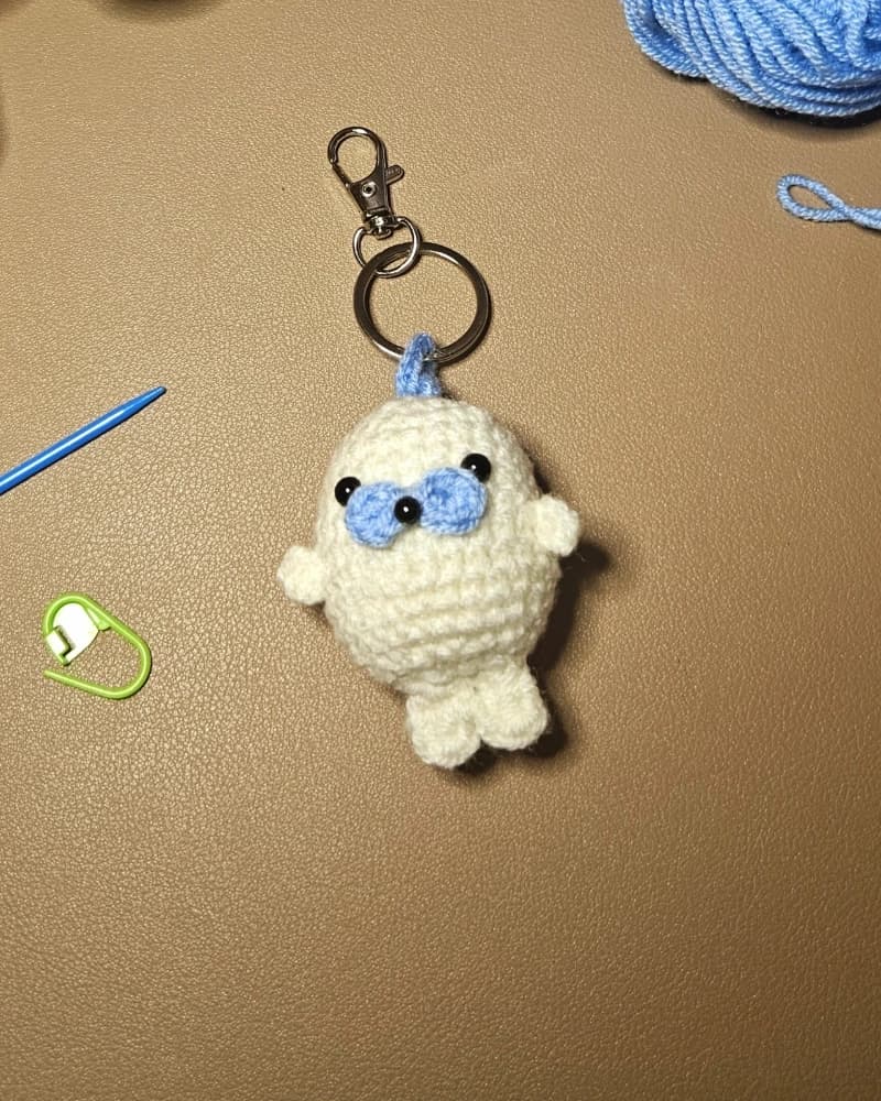 صورة ميدالية فقمه - نسجة