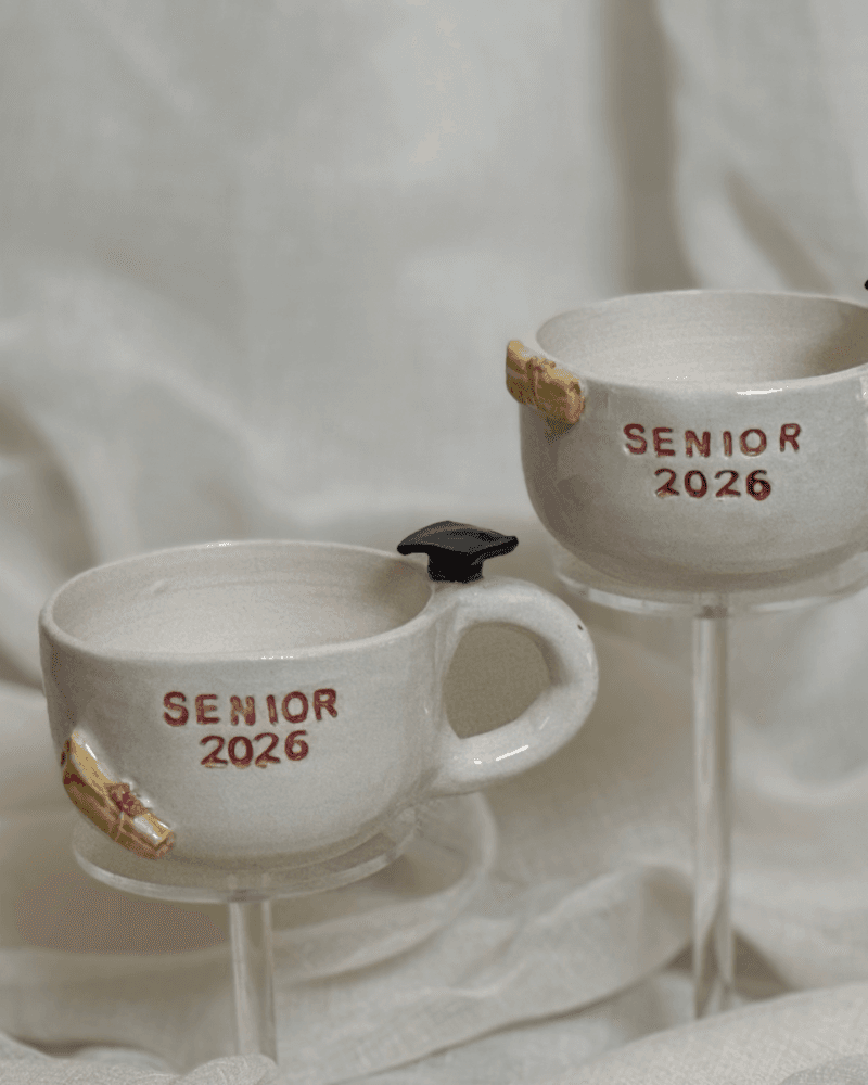 كوب تخرج من متجر متجر مونيرا