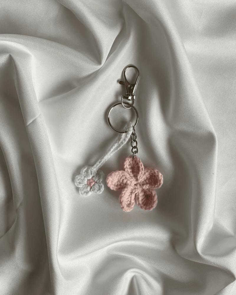 ميدالية الوردة دبل من متجر ريڤا