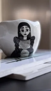 كوب مصنوع يدويا